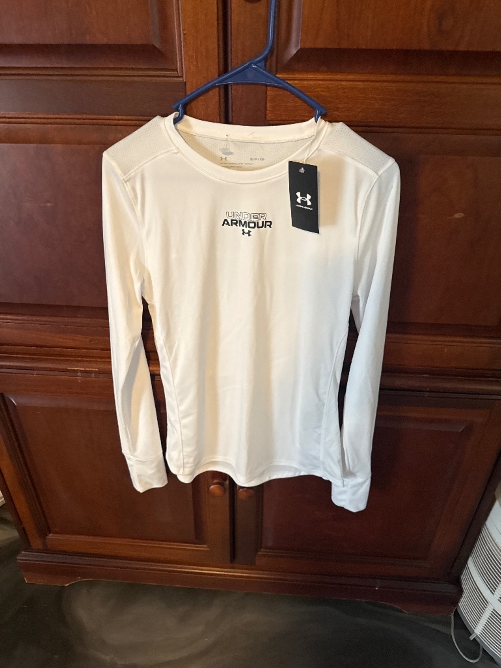 White fitted shirt under armor